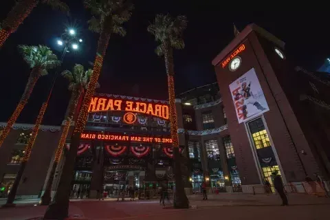 Entrée de la place Willie Mays du parc Oracle